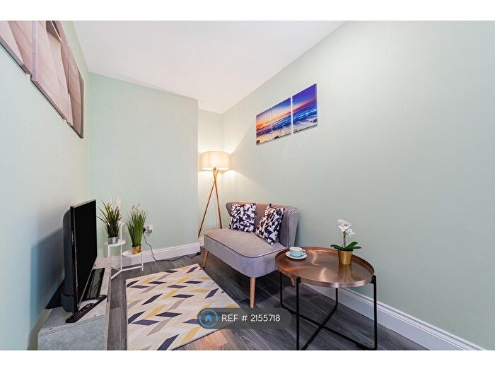 3 Bedroom Maisonette To Rent In Beaconsfield Road, London, SE9