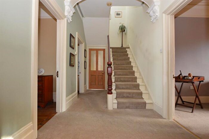 5 Bedroom Semi-Detached House For Sale In Elmfield, Ryde, PO33
