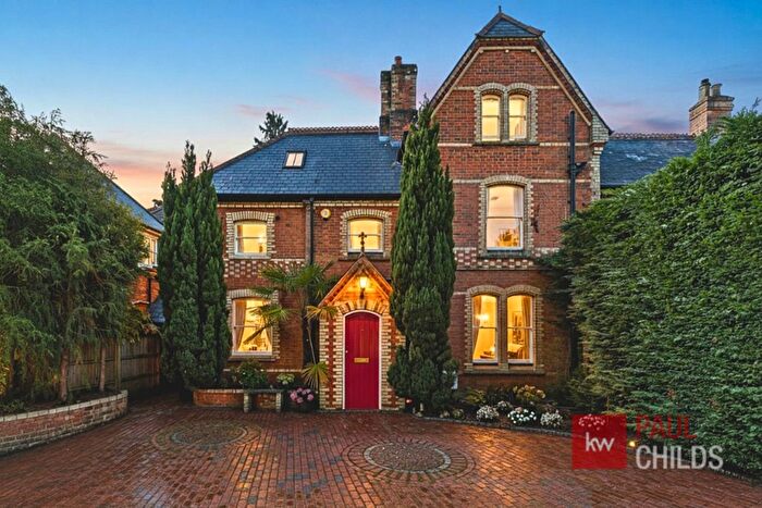 5 Bedroom Semi Detached House For Sale In Elm Road, Reading, RG6