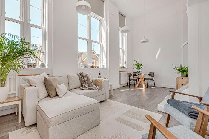 1 Bedroom Flat To Rent In Shillington Old School, Este Road, SW11