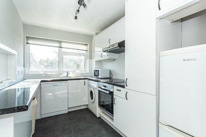 2 Bedroom Flat To Rent In Pitshanger Lane, London, W5
