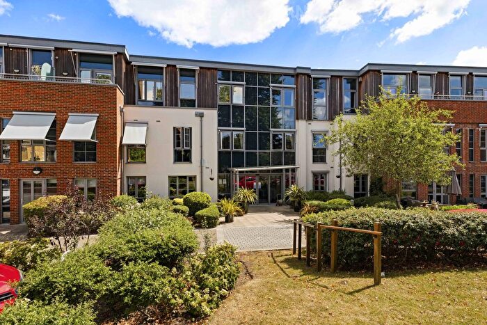 2 Bedroom Flat For Sale In Liberty House, Raynes Park, SW20