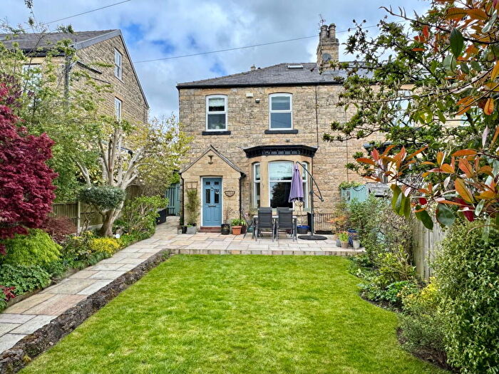 4 Bedroom Semi-Detached House For Sale In Prospect Villas, Wetherby, LS22
