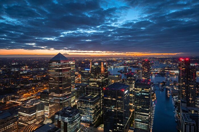 1 Bedroom Studio For Sale In Landmark Pinnacle, Canary Wharf, E14