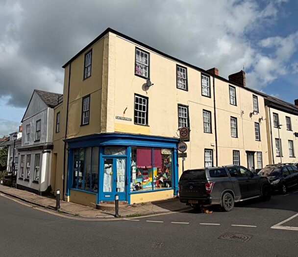 6 Bedroom End Of Terrace House For Sale In Exeter Street, North Tawton, Devon, EX20