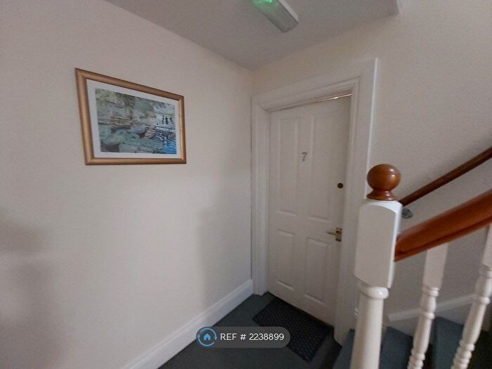 1 Bedroom Flat To Rent In Clifton Terrace, Taunton, TA2