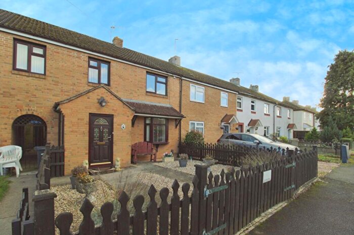 3 Bedroom Terraced House For Sale In Ruskin Avenue, Swindon, SN2