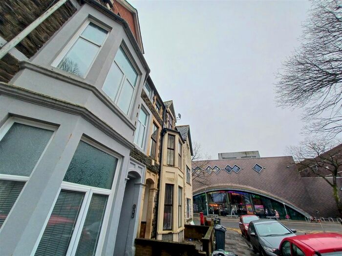 4 Bedroom Flat To Rent In Llanbleddian Court, Cathays, Cardiff, CF24