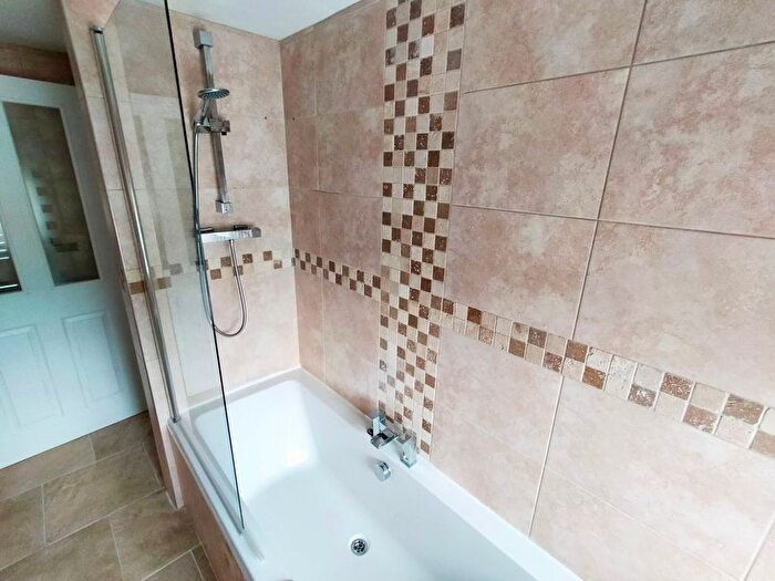 2 Bedroom End Of Terrace House To Rent In Brecon Road, Hirwaun, CF44