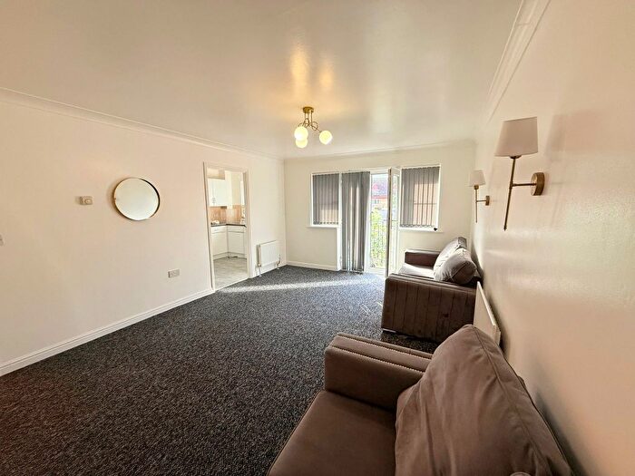 2 Bedroom Flat To Rent In Review Road, Dagenham, RM10