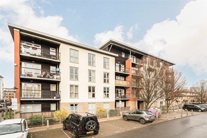 2 Bedroom Flat To Rent In Ashvale Court, Matilda Gardens, Bow, London, E3