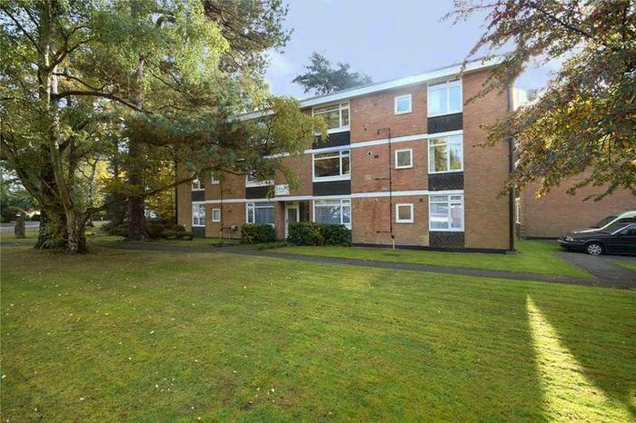 2 Bedroom Apartment To Rent In Wulwyn Court, Linkway, Crowthorne, Berkshire, RG45