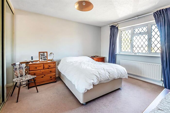 4 Bedroom Property For Sale In Aston Close, Ashtead, KT21