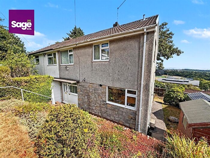 3 Bedroom Semi-Detached House For Sale In Malvern Close, Risca, Newport, NP11