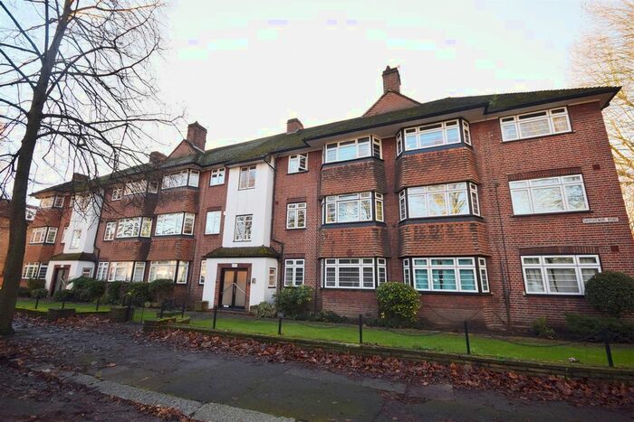 2 Bedroom Flat To Rent In Harvard Road, London W4