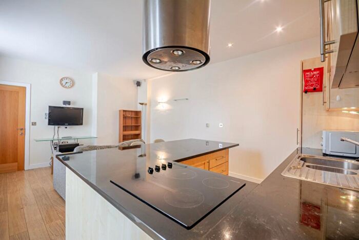 2 Bedroom Apartment For Sale In Park Heights, The Ropewalk, Nottingham, Nottinghamshire, NG1