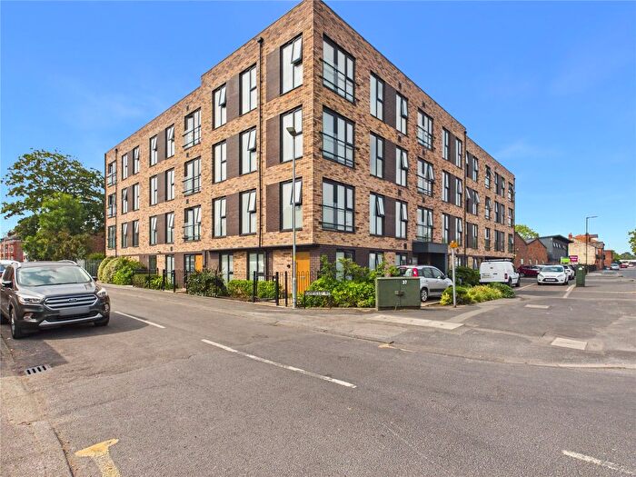 1 Bedroom Flat For Sale In Higher Road, Urmston, Manchester, Greater Manchester, M41