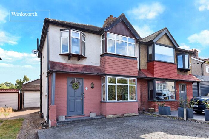 3 Bedroom Semi-Detached House For Sale In Inverness Road, Worcester Park, KT4