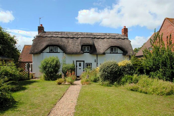 3 Bedroom Cottage To Rent In Main Street, Grove, OX12