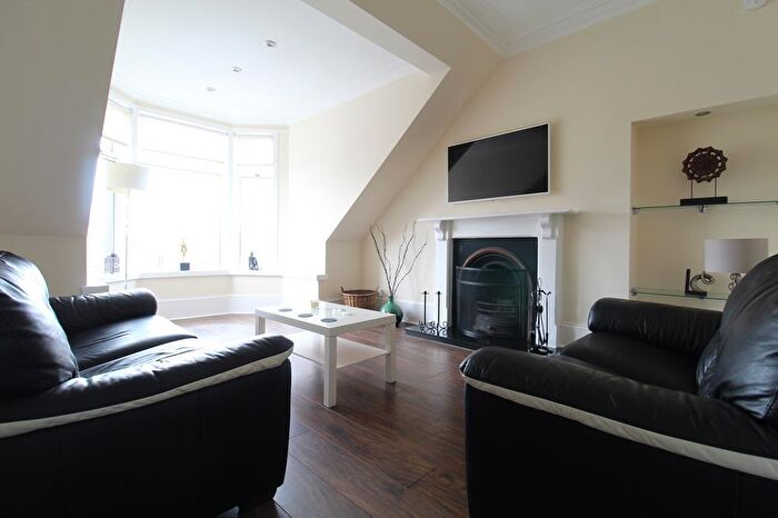 2 Bedroom Flat To Rent In Elmfield Avenue, Top Floor, AB24