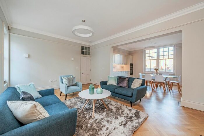 2 Bedroom Flat To Rent In Nottingham Street, Greater London, W1U