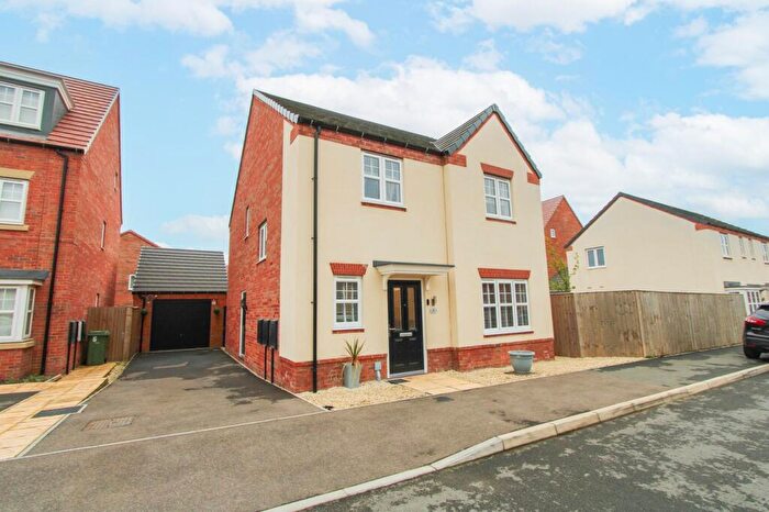 4 Bedroom Detached House For Sale In Linby Drive, Bircotes, Doncaster, DN11