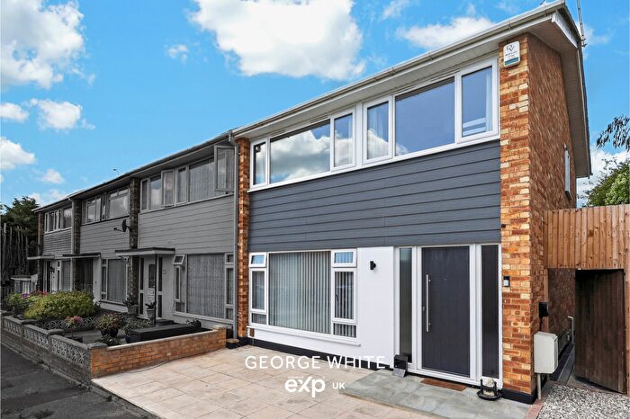3 Bedroom End Of Terrace House For Sale In Saffory Close, Leigh On Sea, SS9