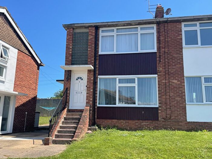 2 Bedroom Maisonette To Rent In Holland Road, Holland-On-Sea, Clacton-On-Sea, CO15