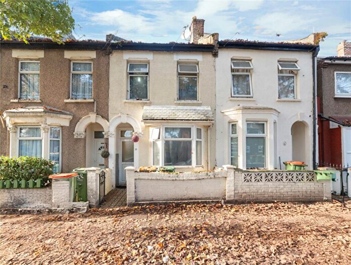 3 Bedroom Terraced House To Rent In Valetta Grove, London, Greater London, E13