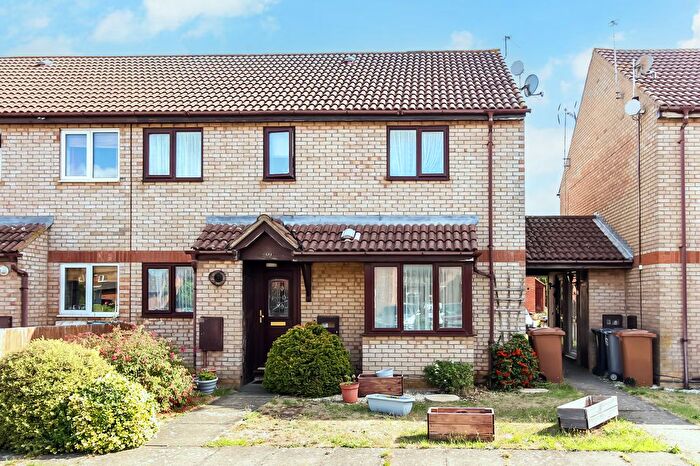 2 Bedroom Semi-Detached House For Sale In Senwick Drive, Wellingborough, NN8