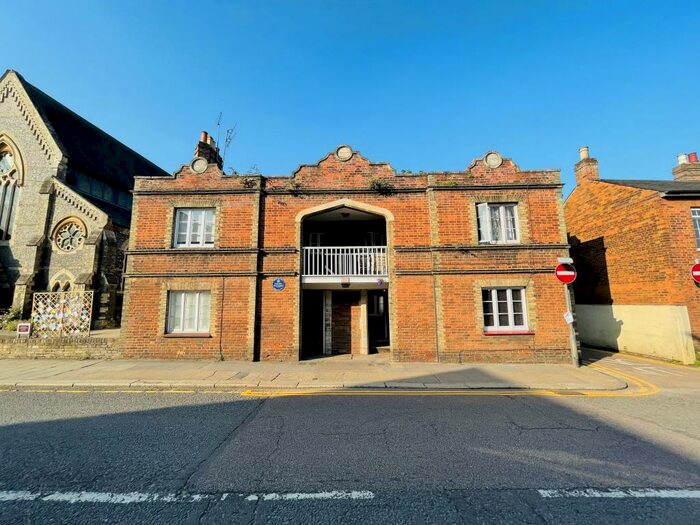 1 Bedroom Property To Rent In Cowbridge, Hertford, SG14