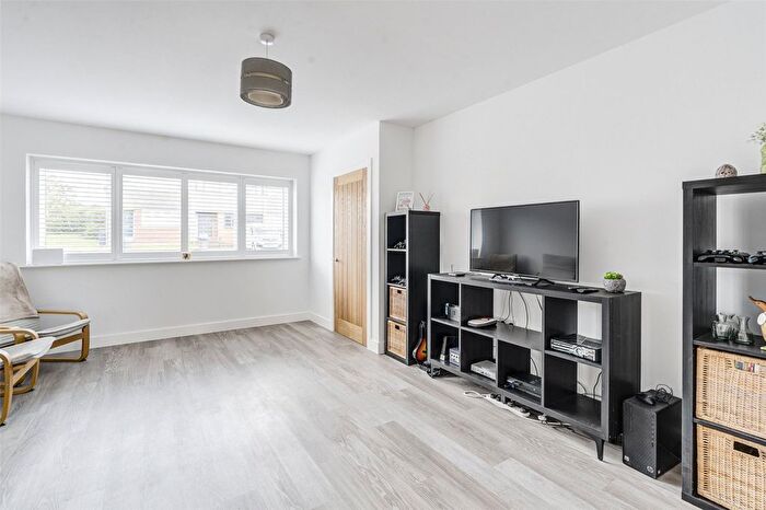 3 Bedroom End Of Terrace House For Sale In Mendip Road, Salvington, Worthing, West Sussex, BN13