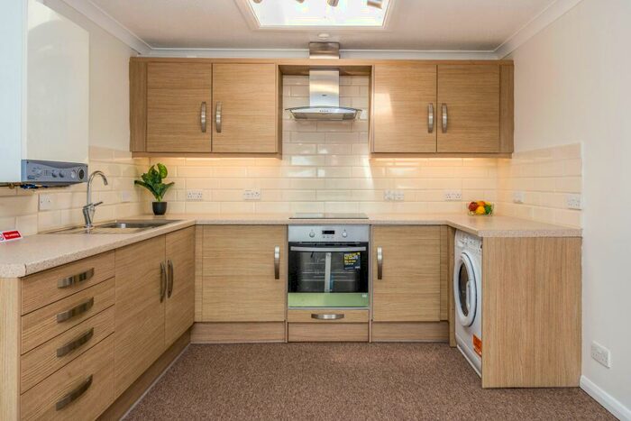 2 Bedroom Flat To Rent In Mengham Road, Hayling Island, PO11