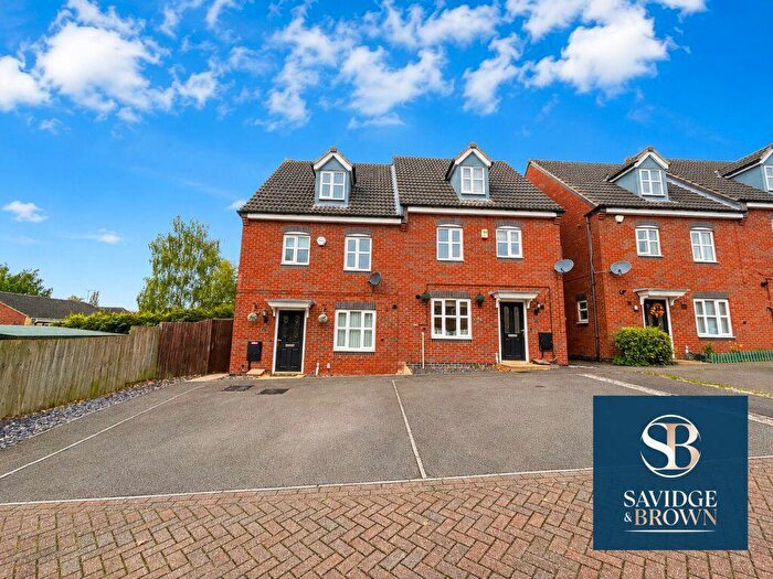 4 Bedroom Semi-Detached House To Rent In Strutts Close, South Normanton, DE55