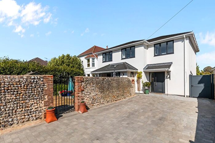 5 Bedroom Detached House For Sale In North Lane, Rustington, BN16