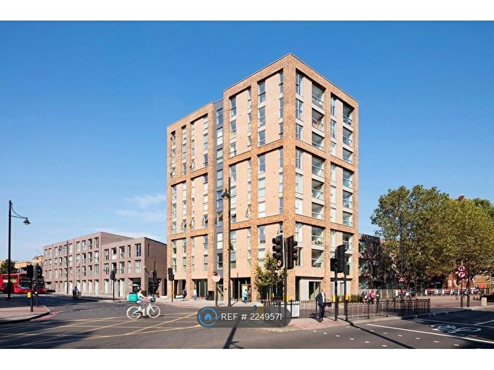 2 Bedroom Flat To Rent In Stockwell Park Walk, London, SW9