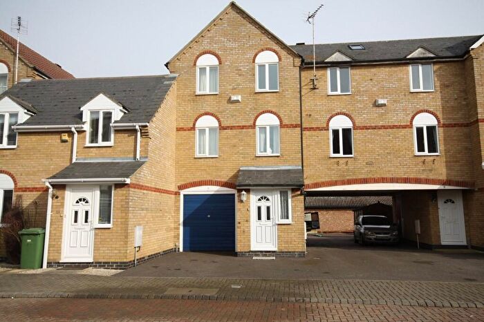 2 Bedroom Town House To Rent In Beaufort Drive, Chatteris, PE16