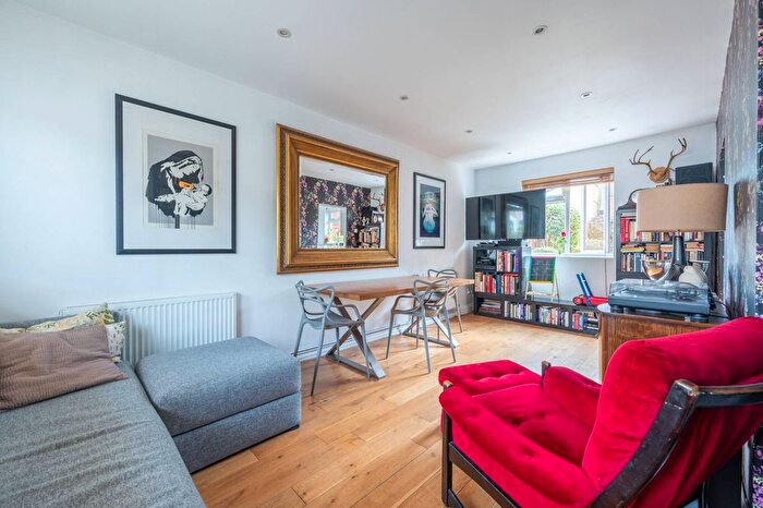 2 Bedroom Property To Rent In Crewys Road, Nunhead, London, SE15