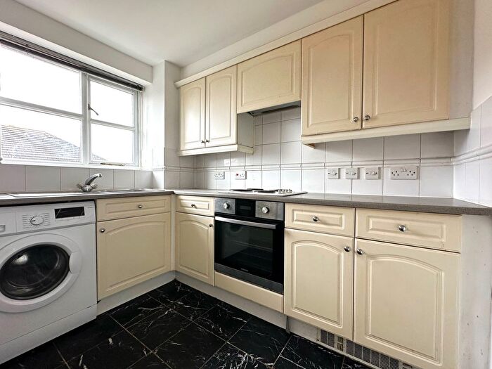 2 Bedroom Flat To Rent In Earlsworth Road, Ashford, TN24