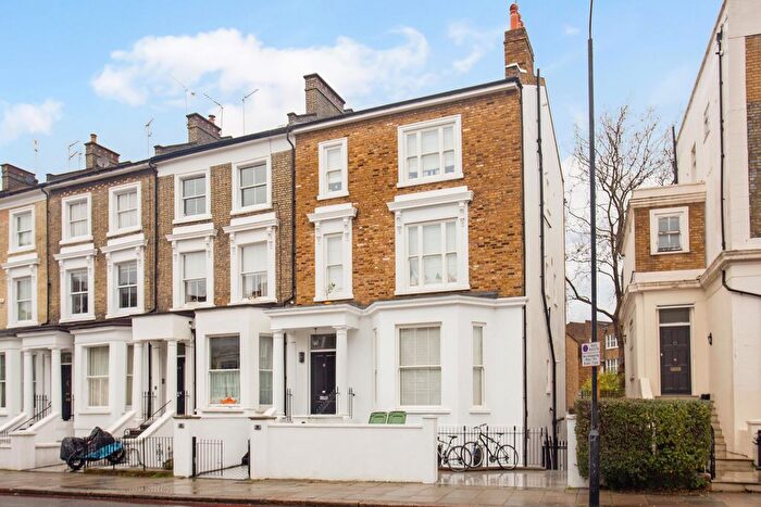 3 Bedroom Flat To Rent In Warwick Gardens, London, W14