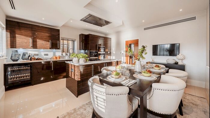 3 Bedroom Town House To Rent In Rainville Road, London, W6