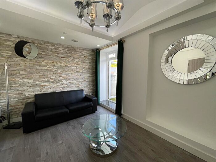 1 Bedroom Apartment To Rent In The Parade, Roath, Cardiff, CF24