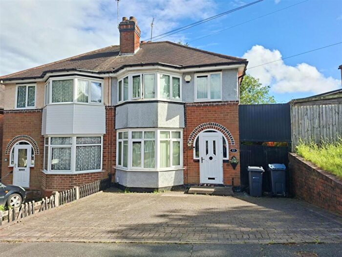 3 Bedroom Semi Detached House For Sale In Olorenshaw Road, Sheldon, Birmingham, B26