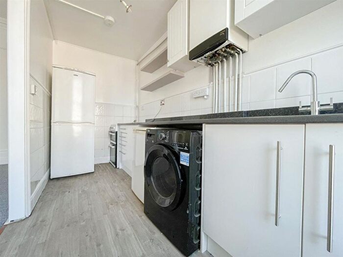 1 Bedroom Flat To Rent In Carisbrooke Road, St Leonards, TN38