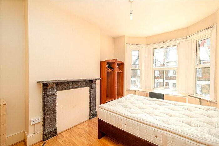 Apartment To Rent In College Place, Camden, London, NW1