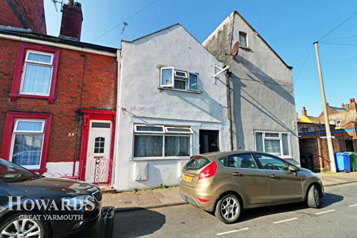 2 Bedroom Terraced House For Sale In Deneside, Great Yarmouth, NR30
