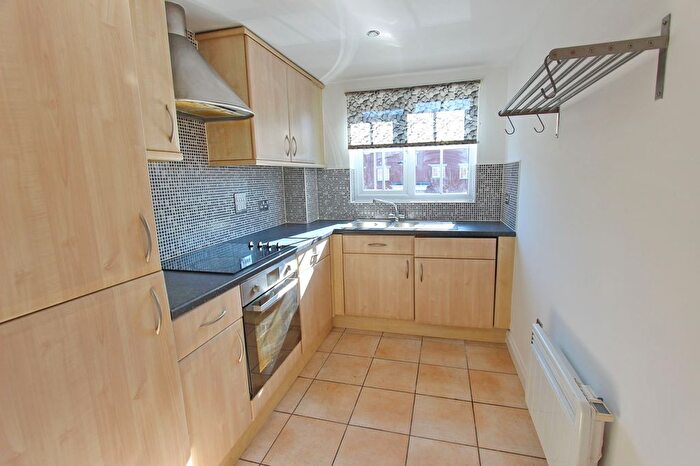 2 Bedroom Flat For Sale In Dingle Close, Radcliffe, M26