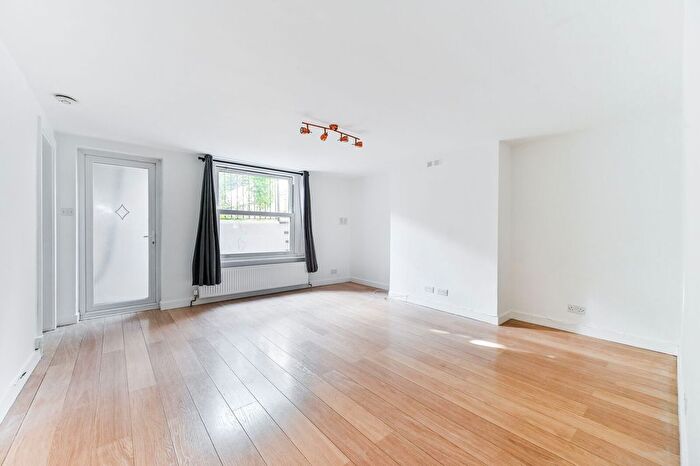 2 Bedroom Flat For Sale In Windmill Road, West Croydon, Croydon, CR0