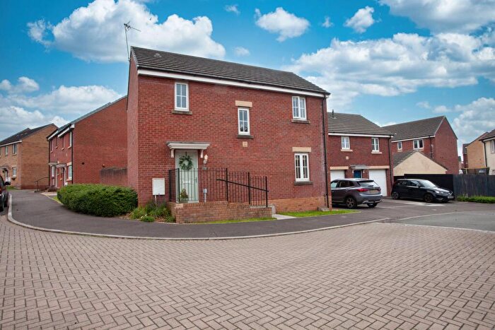 3 Bedroom Detached House For Sale In Lonydd Glas, Pontyclun, CF72