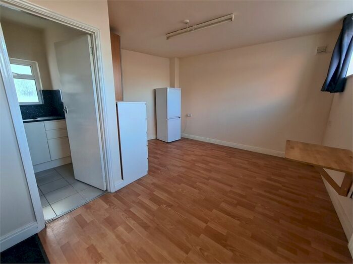 1 Bedroom Studio To Rent In Bilton Road, Perivale, Greenford, Greater London UB6